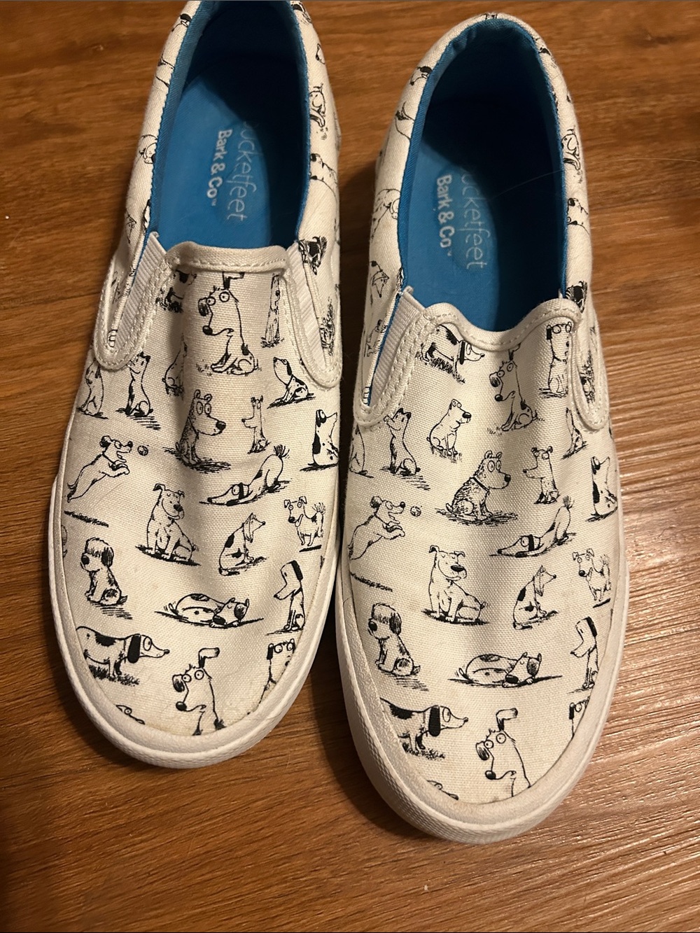 Bucket Feet Bark & Co Low Top Canvas Slip On Sneakers Dog Print Size 9.5W White